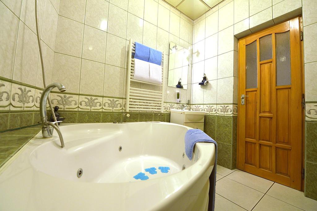 Atlas Accommodation Bukarest Zimmer foto