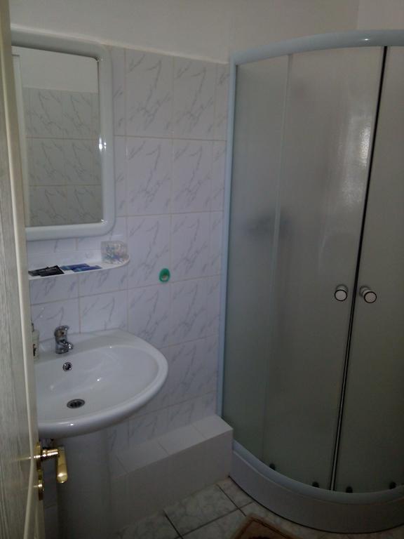 Atlas Accommodation Bukarest Zimmer foto